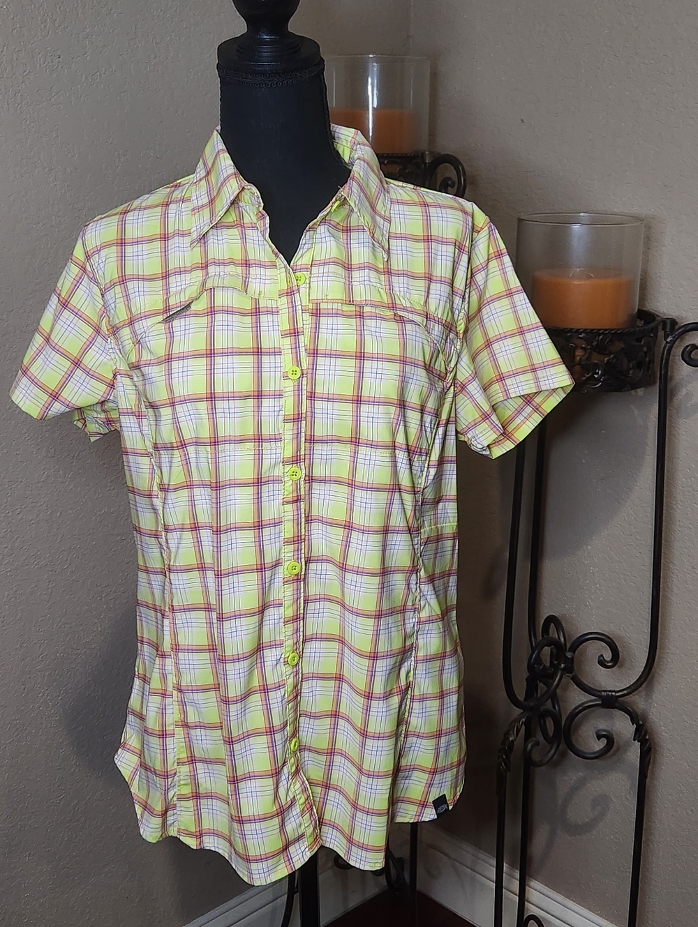 Dickies Yellow Plaid Short Sleeve Shirt w/ Pink and Orange Accents. NWOT. Size L